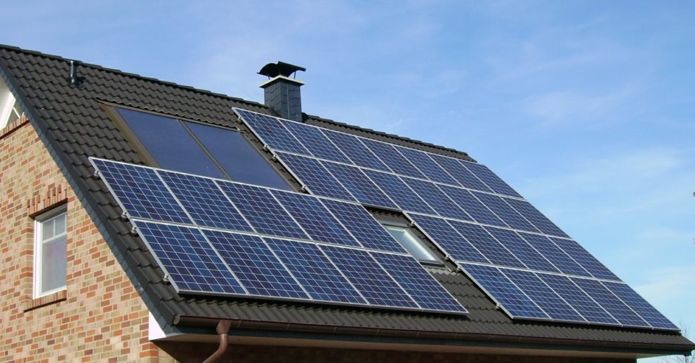 sun-technology-house-sunlight-roof-home-546339-pxhere.com